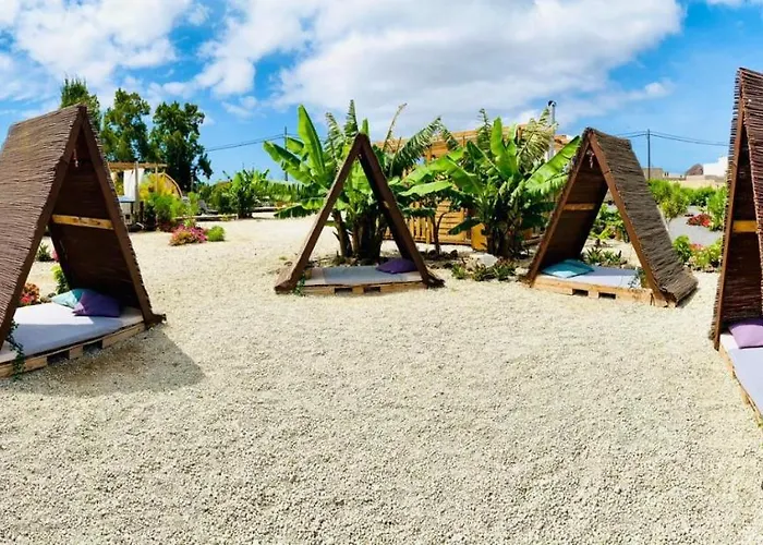 Bernegal Moneyba, Hot Tub, Piscina Y Jardin Buzanada
