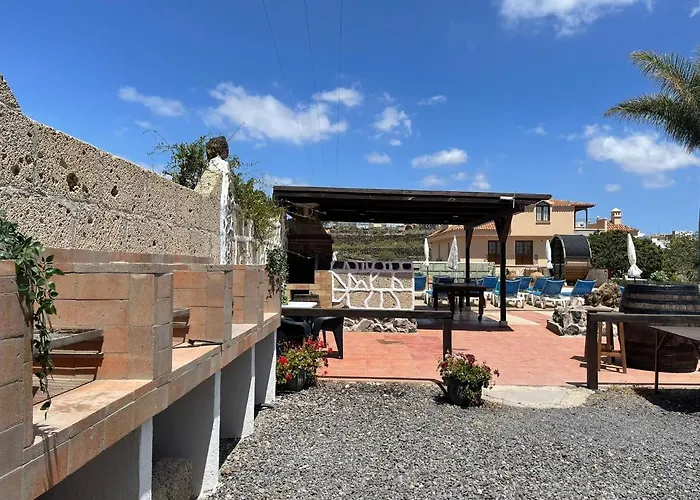 Bernegal Moneyba, Hot Tub, Piscina Y Jardin * Buzanada