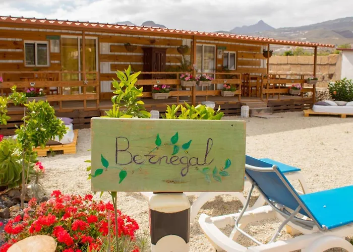 Apartment Bernegal Moneyba, Hot Tub, Piscina Y Jardin Buzanada