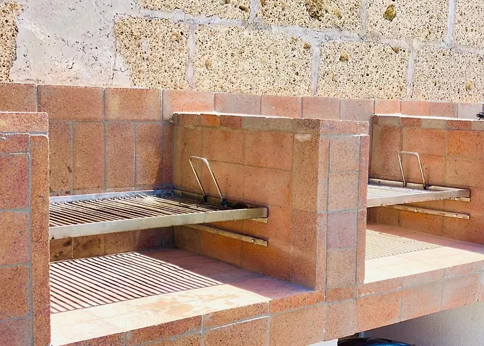 Bernegal Moneyba, Hot Tub, Piscina Y Jardin Apartment Buzanada
