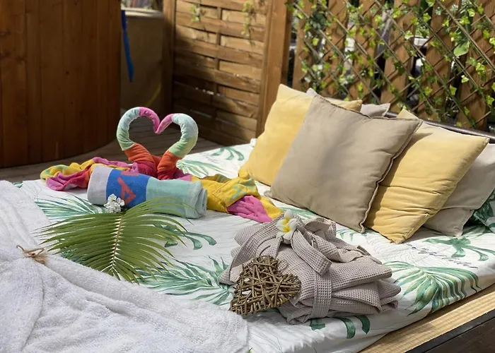 Bernegal Moneyba, Hot Tub, Piscina Y Jardin * Buzanada