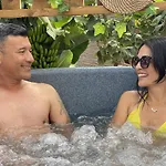 Διαμέρισμα Bernegal Moneyba, Hot Tub, Piscina Y Jardin Buzanada