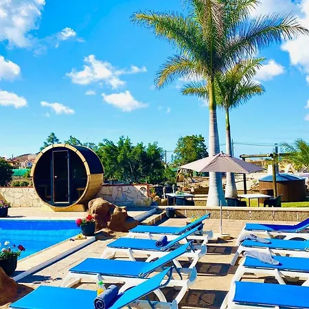Bernegal Moneyba, Hot Tub, Piscina Y Jardin Holiday home Buzanada