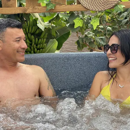 Holiday home Bernegal Moneyba, Hot Tub, Piscina Y Jardin Buzanada