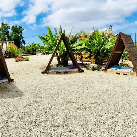 Bernegal Moneyba, Hot Tub, Piscina Y Jardin Buzanada