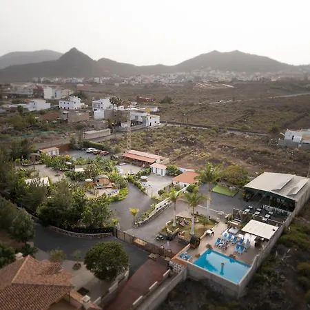 Bernegal Moneyba, Hot Tub, Piscina Y Jardin