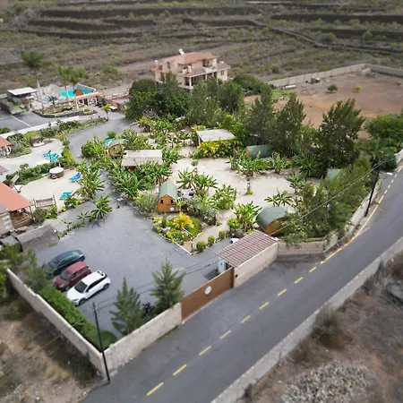 Bernegal Moneyba, Hot Tub, Piscina Y Jardin Buzanada